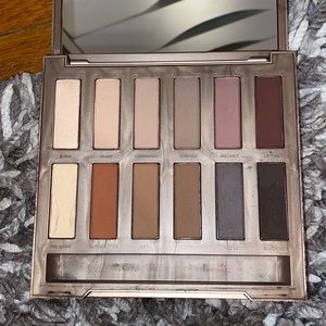 Eyeshadow palette